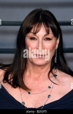 ANJELICA HUSTON VANITY FAIR OSCAR PARTY 2010 LOS ANGELES CA USA 07 März 2010 Stockfoto