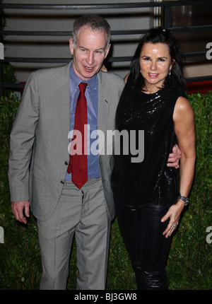 JOHN MCENROE PATTY SMYTH VANITY FAIR OSCAR PARTY 2010 LOS ANGELES CA USA 07 März 2010 Stockfoto