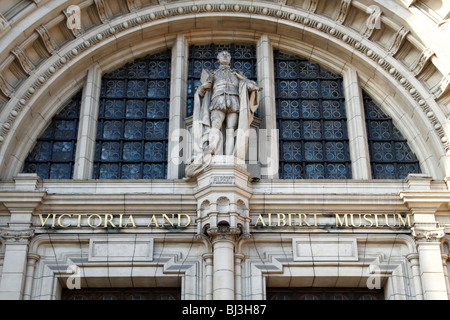 Der Eingang zum Victoria and Albert Museum, London Stockfoto