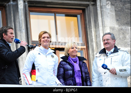 Maria Riesch, Martina Ertl-Renz, Christian Ude, auf dem Rathaus-Balkon, an der Rezeption des deutschen Olympiateilnehmer 2 Stockfoto