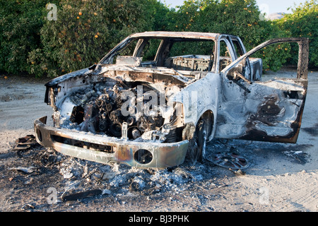 Abgebranntes 'compact' gestohlene pickup Stockfoto