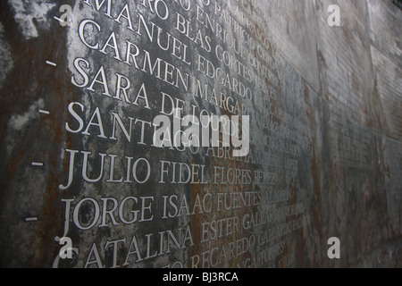 Gedenktafel für die ausgeführten, Villa Grimaldi, Folterzentrum, Santiago de Chile, Chile, Südamerika Stockfoto