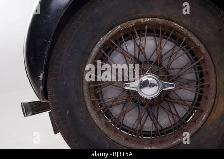 Ein 1937 Bugatti Typ 57s Atalante Sportwagen, unberührt seit 50 Jahren zum ersten Mal vor einem Bonhams Auktion in der Vorschau angezeigt. Stockfoto