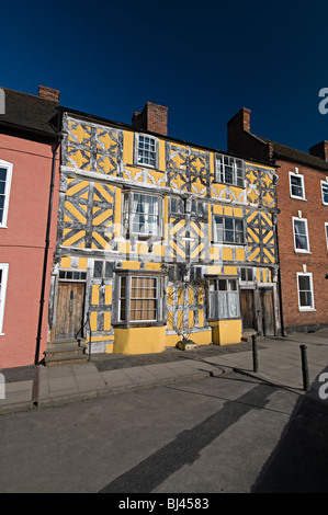 einen gelben tudor Fachwerkhaus in Ludlow shropshire Stockfoto