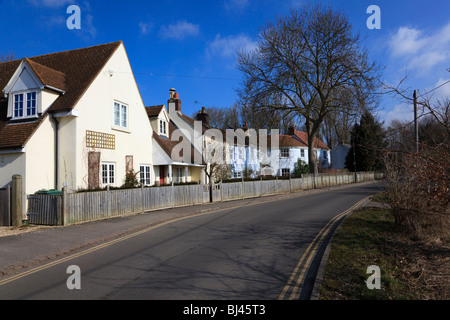 Attraktive Reihe von Hütten im Dorf Wolvercote, Oxford, Oxfordshire Stockfoto