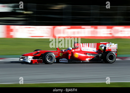 Fernando Alonso im Jahr 2010 Ferrari Team fahren auf der Rennstrecke in Montmelo, Barcelona, Spanien Stockfoto