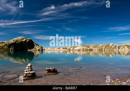 Cairns im Schottensee See unterhalb des Massivs Pizol, Bad Ragaz, Heidi Land, Kanton St. Gallen, Schweiz, Europa Stockfoto