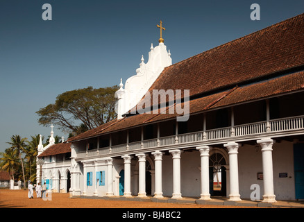 Indien, Kerala, Champakulam Dorf, syrische Christian Church in historischen Gebäude der alten portugiesischen Stockfoto