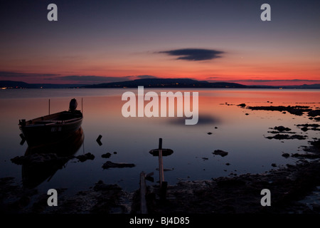 Fischerboot auf der Insel Reichenau, Sonnenuntergang, Blick in Richtung Hoeri, Bodensee, Baden-Württemberg, Deutschland, Europa Stockfoto