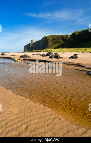 Der Strand von Abfahrt nach Osten in Richtung Mussenden Temple auf der Klippe County Londonderry-Nordirland Stockfoto