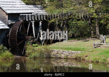 Die Mabry Mill am Blue Ridge Parkway Pkwy Virginia Nordamerika in den USA ländliche Landschaft der USA große hochauflösende Bilder amerikanischer horizontaler Hochauflösung Stockfoto