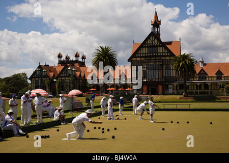 Rasen-Bowling-Turniere statt auf den Grüns der Regierung Gärten Rotorua Bäder Rotorua New Zealand Stockfoto