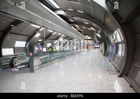 Laufband zum AIRail Terminal am Flughafen Frankfurt, Frankfurt, Hessen, Deutschland, Europa Stockfoto
