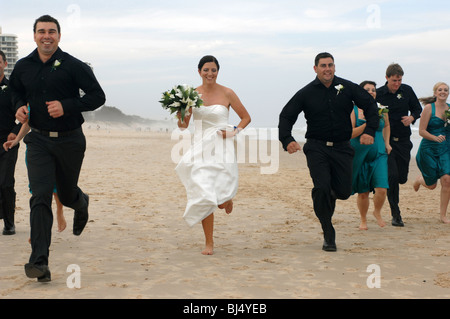 Braut und Bräutigam ausgeführt, Main Beach, Surfers Paradise, Gold Coast, Queensland, Australien. Stockfoto