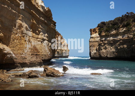 Spektakuläre Küstenlandschaft am Loch Ard Gorge, Port Campbell National Park, Great Ocean Road, Victoria, Australien Stockfoto