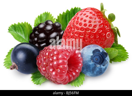 Handvoll Beeren auf weißem Hintergrund Stockfoto