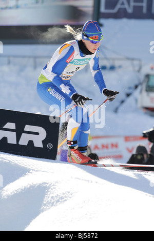 Riikka Sarasoja Finnlands konkurriert während der FIS World Cup Cross Country, Damen 4 x 5 km Staffel Classic/Free in Lahti, Finnland Stockfoto