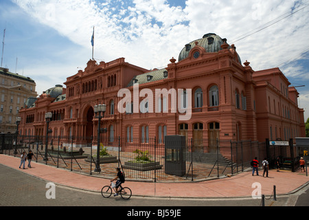 Italianate Portikus der Casa Rosada Rosa Haus Sitz der Exekutive der Regierung von Argentinien Stockfoto