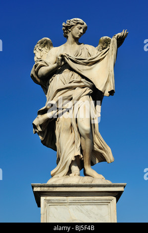 Engel mit dem Sudarium, Ponte Sant'Angelo, Rom, Latium, Italien Stockfoto
