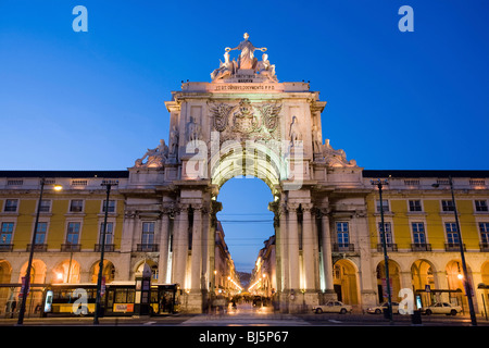 Der Arco Triunfal da Rua Augusta an der Praça Do Comercio, Lissabon, Portugal Stockfoto