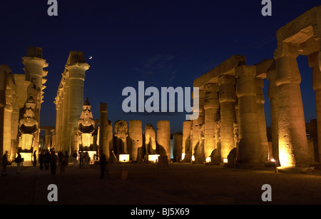 Tempel von Luxor. Nachtansicht. Ägypten. Stockfoto