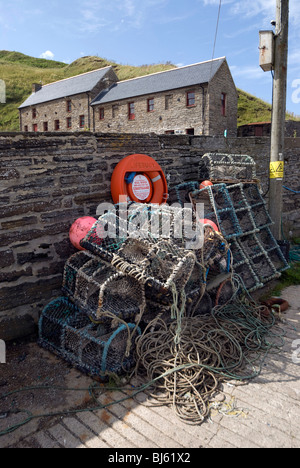 Hummer-Töpfe am Hafen von Lybster, in der Nähe von Wick im Nordosten von Schottland. Stockfoto