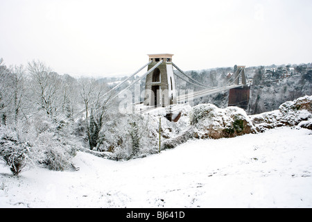 Clifton Suspension Bridge im Schnee Stockfoto