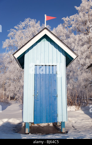 Blau, die Umkleidekabine am Strand im Winter, Finnland Stockfoto