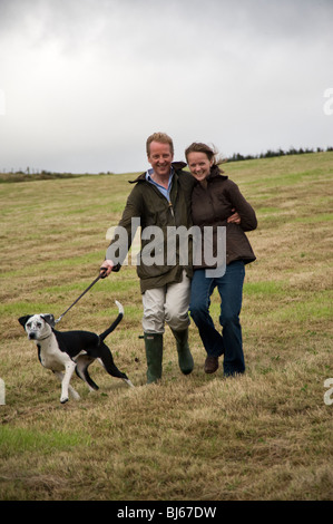 Ehepaar zu Fuß und genießen ihr Land Lebensstil, Cumbria, uk Stockfoto