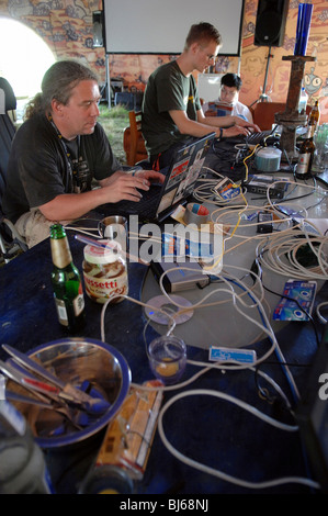 Computerfreaks während das Chaos Communication Camp in Finowfurt, Deutschland Stockfoto