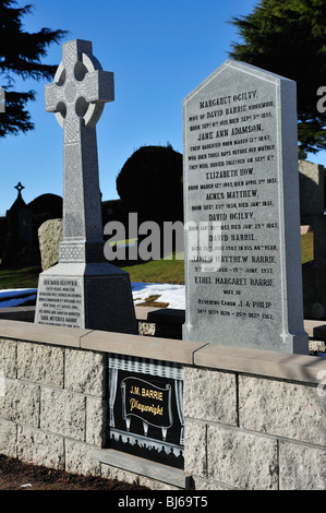 J.m. Barrie Grabstein, Kirriemuir Stockfoto