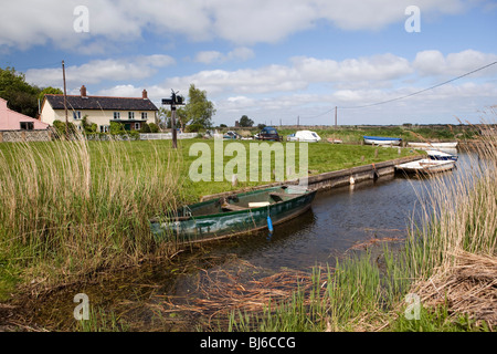 Großbritannien, England, Norfolk, West Somerton Dorf Boote auf der staithe Stockfoto