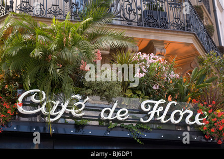 Cafe de Flore, Boulevard Saint-Germain, Paris, Frankreich. Stockfoto