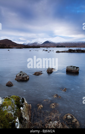 Eine gefrorene Loch keine-Achlaise auf Rannoch Moor, Highlands, Schottland, Vereinigtes Königreich Stockfoto