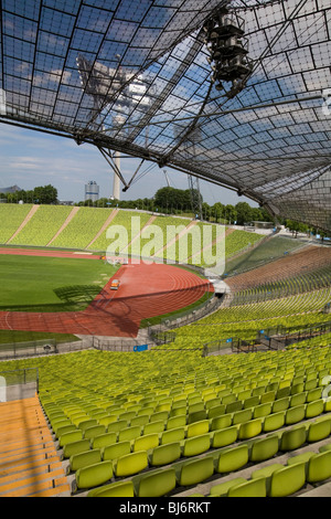 Frei Otto spannte Strukturen für die Olympischen Spiele in München 72. Olympic Stadium und Park. München Stockfoto