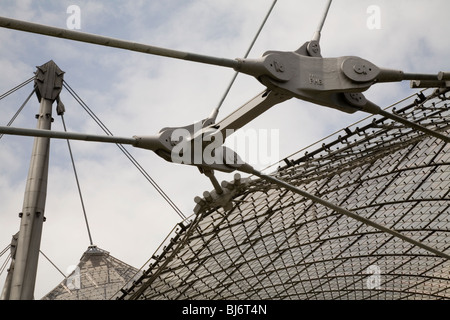 Frei Otto spannte Strukturen für die Olympischen Spiele in München 72. Olympic Stadium und Park. München Stockfoto