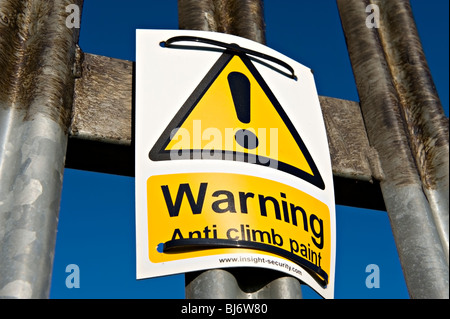 Anti-Aufstieg Paint Warnschild Stockfoto