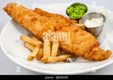 Teller mit Fisch & chips Stockfoto