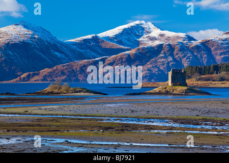 Schottland, Schottisches Hochland, Castle Stalker. Castle Stalker in der Nähe von Port Appin ist einem vierstöckigen Turmhaus Stockfoto