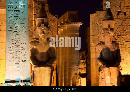 Pylon und Obelisk Ramses II, Luxor-Tempel, Ägypten Stockfoto