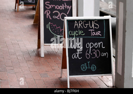 Restaurant in Simons Town zieht Radfahrer in Cape Argus Tour Stockfoto