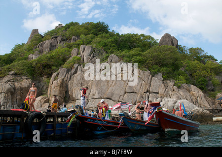 Touristischen Boote an die Getty in Koh Nang Yuan Koh Tao Thailand einsteigen Stockfoto