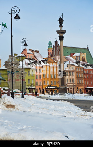 Burgplatz oder Plac Zamkowy mit Säule und Statue von König Sigismund III. Wasa in Altstadt Warschau Polen Stockfoto