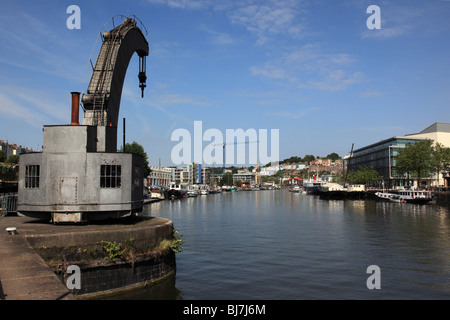 Der restaurierte Fairbairn Dampfkran (ein antikes Denkmal) an den Docks von Bristol, Hafenstadt Bristol, England, Großbritannien Stockfoto