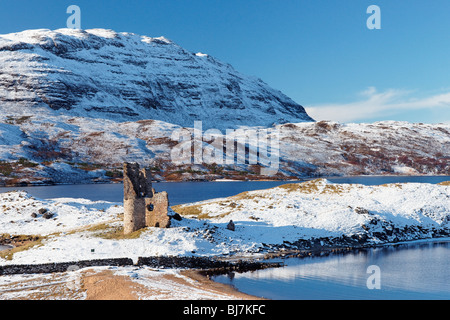 Ardvreck Castle neben Loch Assynt, Assynt, Sutherland, Schottland. Stockfoto