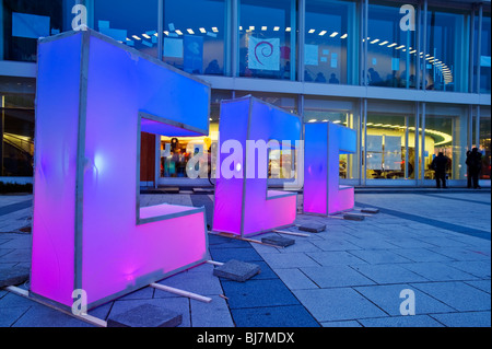 Leuchtbuchstaben vor dem Berliner Congress Center, Bcc, während der Chaos Communication Congress 26 3 Stockfoto