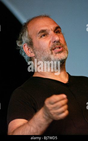 Regisseur Alan Yentob BBC Drama Unterhaltungs-und Kindersendungen im Bild beim Hay Festival 2003 Stockfoto