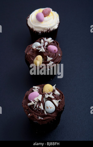 Drei verzierte Tasse Süßwaren Cupcakes Stockfoto