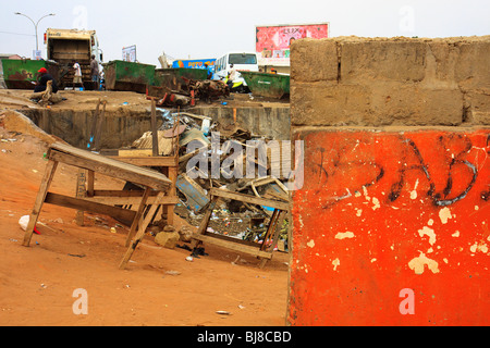 Afrikas Angola Luanda Bairro Orange Müllhalden Stockfoto
