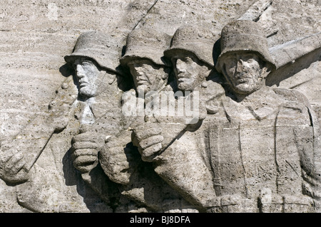 Das Denkmal für die 39. Füsilier-Regiment am Reeser Platz in Düsseldorf, Deutschland, kurz vor dem 2. Weltkrieg begann 1939 abgeschlossen. Stockfoto